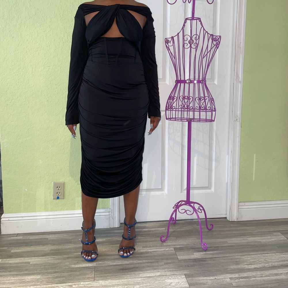 Black Twist Front Dress (Plus Size)